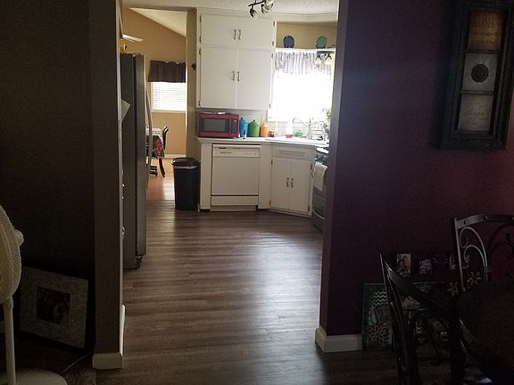 Walk way into the kitchen