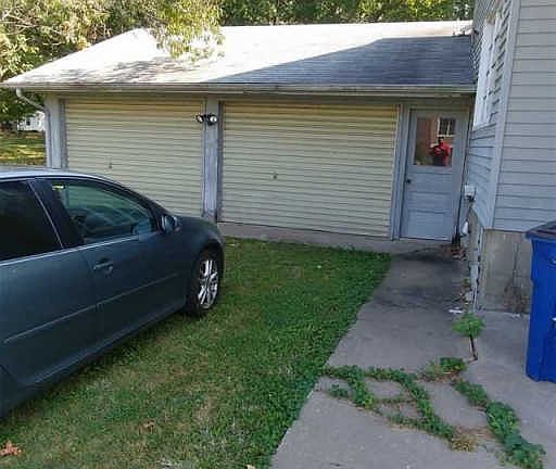 3rd image of 1002 E Euclid Ave
