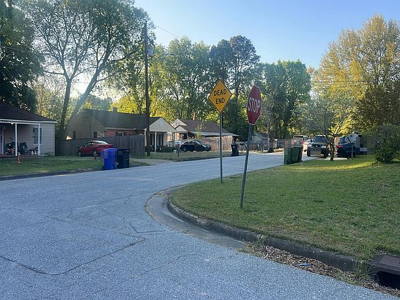 4th image of 3520 Dale Dr