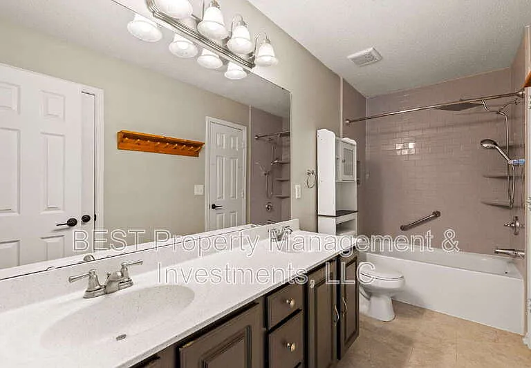 8130 Kings Creek Dr — Photo 31