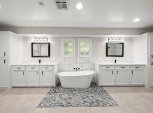 2418 Pebble Lake Dr, Magnolia, TX 77354