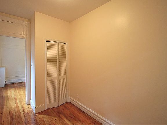 5th image of 19 Christopher St APT 4