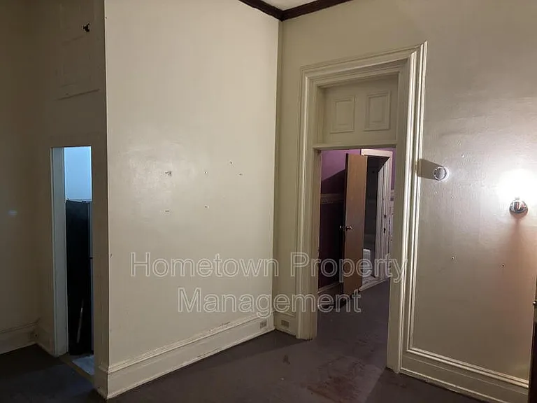 319 E Sunbury St #1A — Photo 2