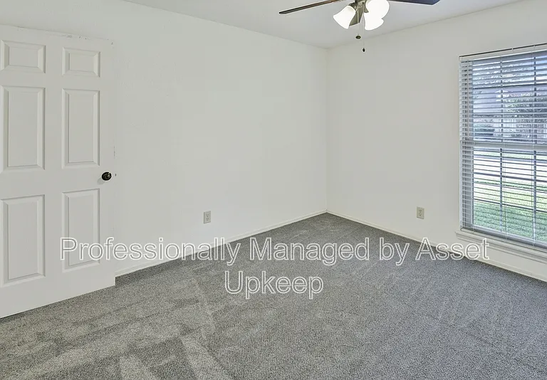 1306 Clearview Dr — Photo 23