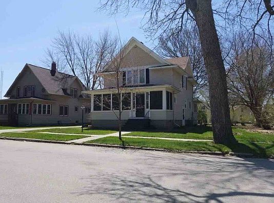 2nd image of 116 W 2nd St