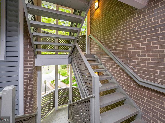 4th image of 7714 Lafayette Forest Dr APT 24