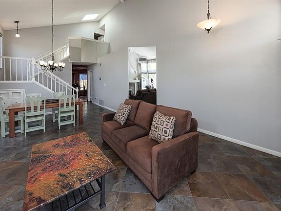 4th image of 118 Weiss Court