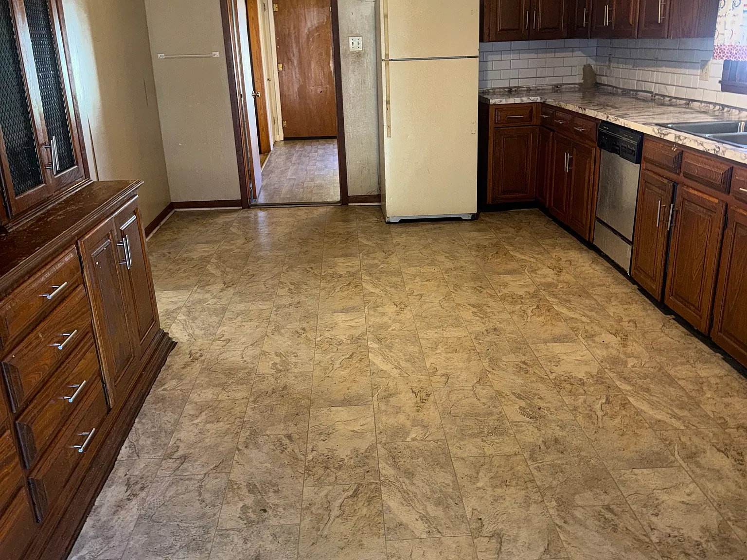 4 bed, 2100 sqft, $1,300 — Photo 3