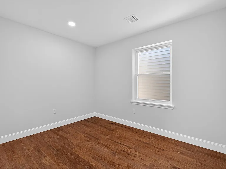 40 E 5th St #2 — Photo 18