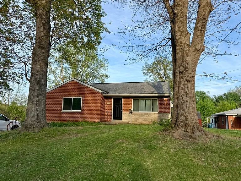 7602 Elton St — Photo 1