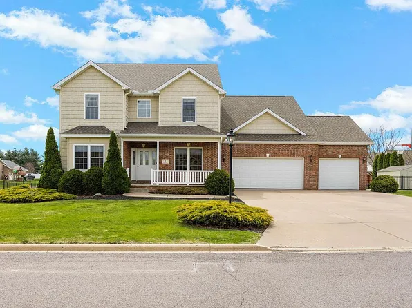 1 Stonecrest Ct, Groveland, IL 61535