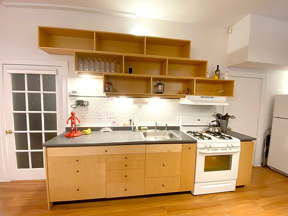 Main area - kitchen, dining room, home office (view 4)