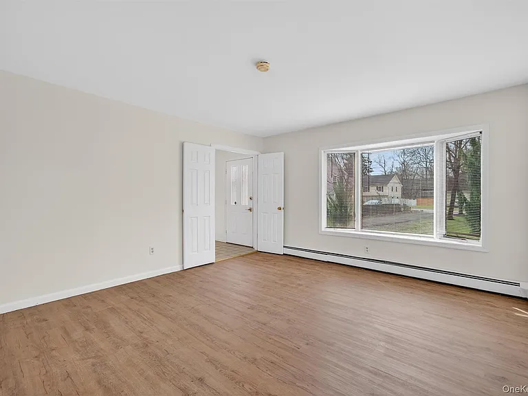 82 Walton Ter — Photo 8