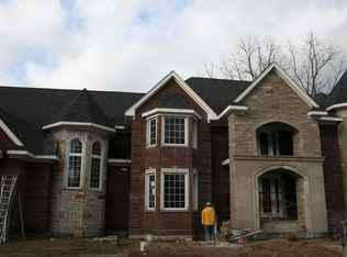 3828 Mystic Valley Dr, Bloomfield Hills, MI 48302