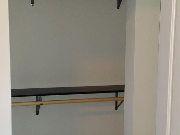 5th image of 2557 W Wilson Ave #2F