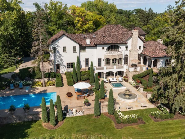 5016 Schaefer Rd, Edina, MN 55436