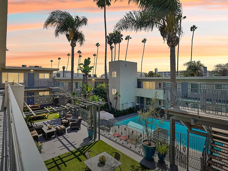 Apartment Complex Near SoFi Stadium with Pool, BBQ Area, Gym and Parking. — Photo 2