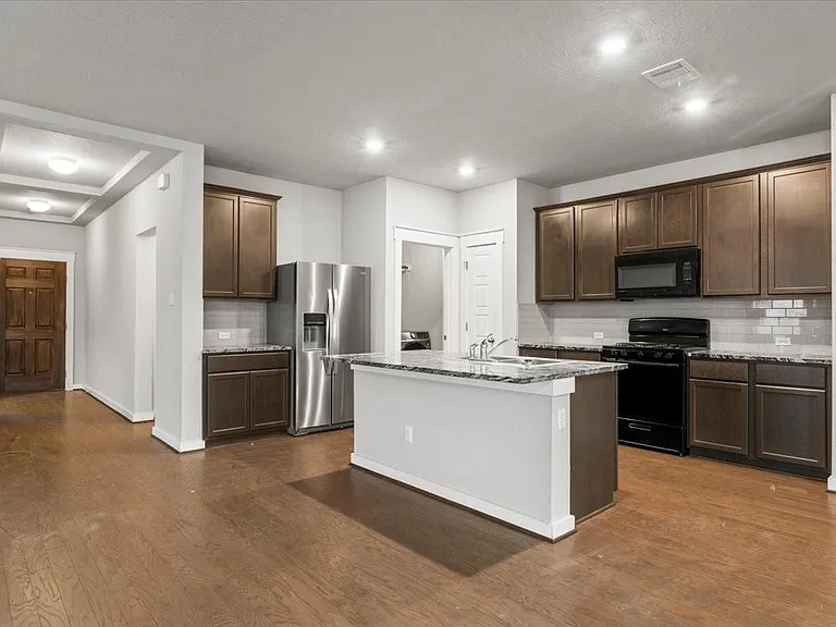 11817 Emerald Springs Ln — Photo 9