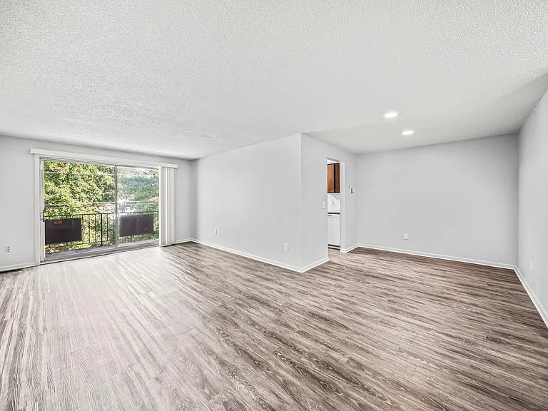 Heatherstone Apartments — Photo 50