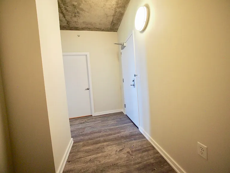 Foyer-Hallway