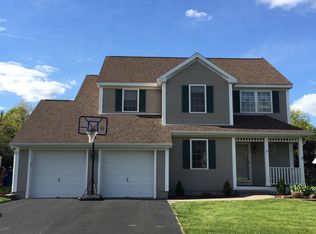 15 Brentwood Dr, Farmington, CT 06032