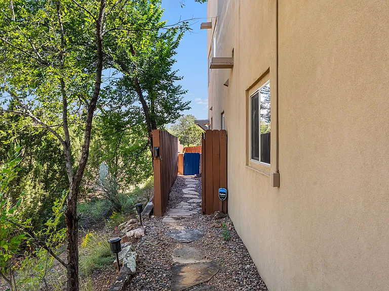 2132 Ridgeview Cir — Photo 25