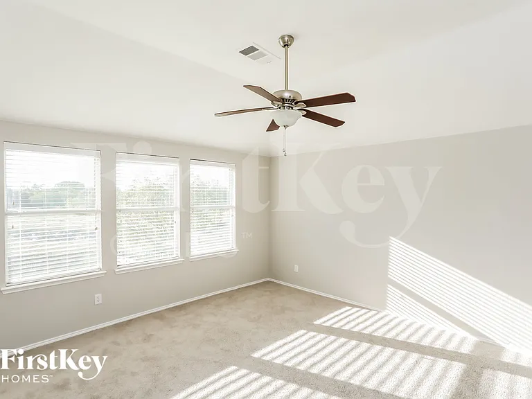 13925 Walnut Canyon Ct — Photo 8