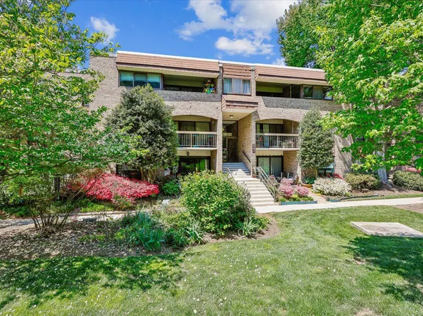 401 Christopher Ave APT 33, Gaithersburg, MD 20879