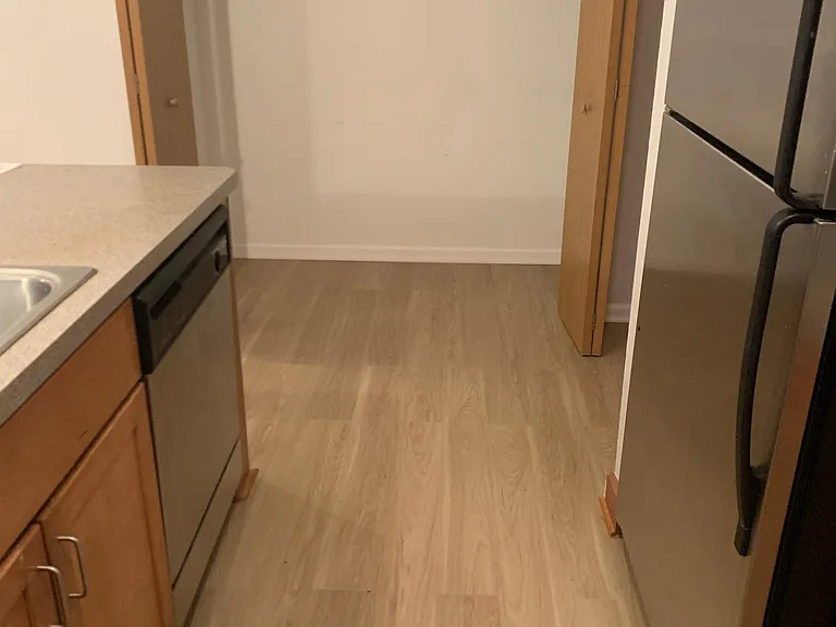 215 7th St NE #206 — Photo 5
