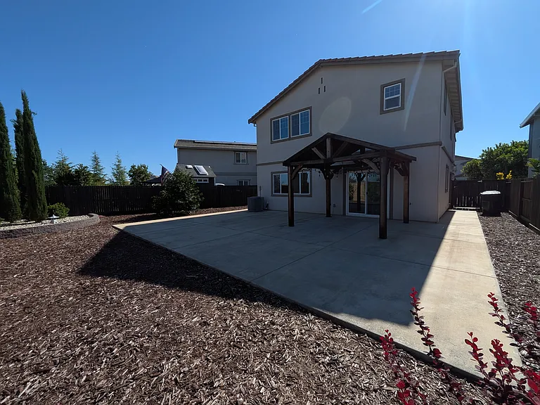 509 Glory Ct — Photo 6