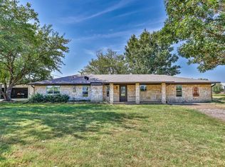 390 Gunter Rd, Whitesboro, TX 76273