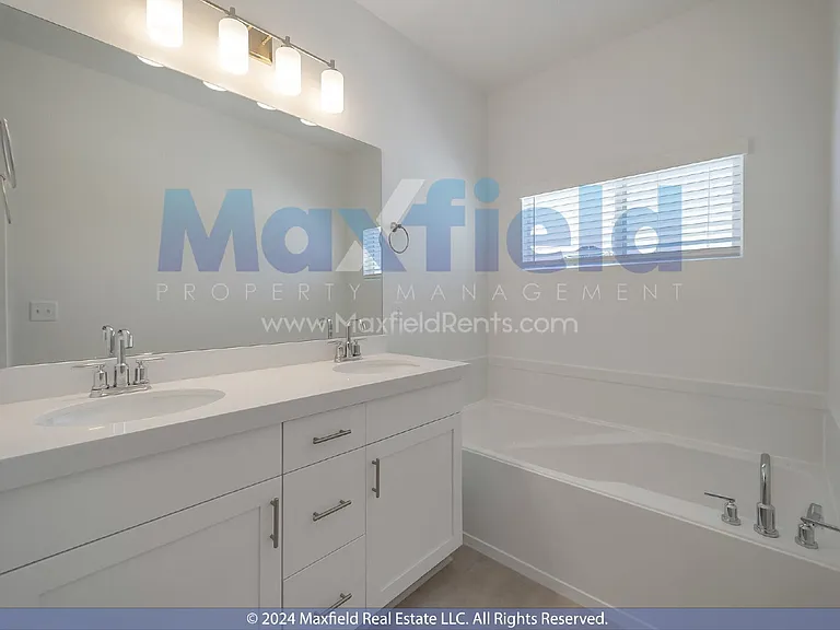 1592 N 1950 E — Photo 14
