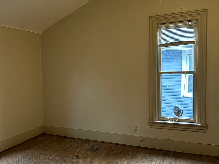 240 W Penn St #2 — Photo 4