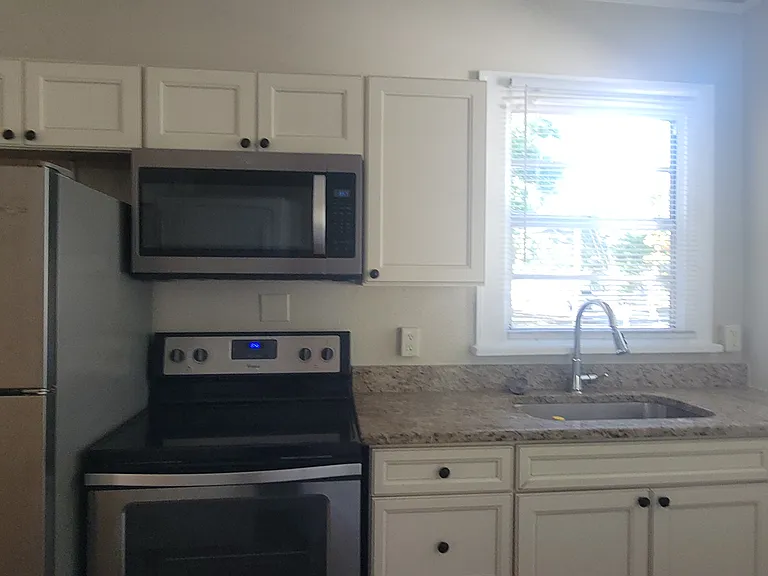 132 Arlington Ave W — Photo 7