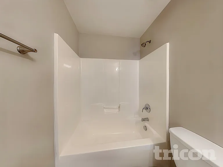 6235 Leslie Dr — Photo 14