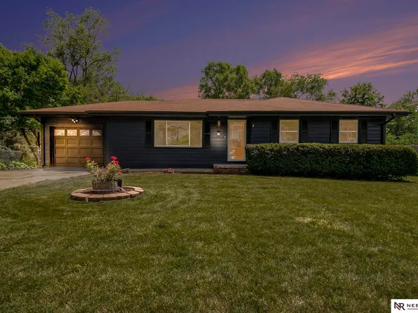 2813 Sandra St, Bellevue, NE 68147