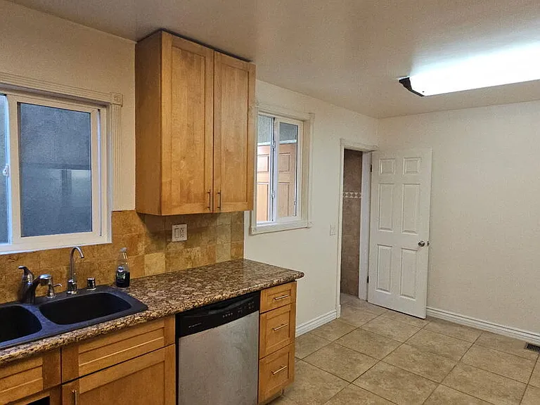 451 S Doheny Dr #451 — Photo 9