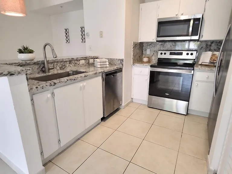 7240 NW 114th Ave #304 — Photo 6