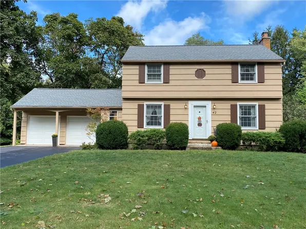 42 Michelle Dr, Rochester, NY 14617