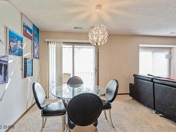 4th image of 4565 Woodland Ave Unit 4