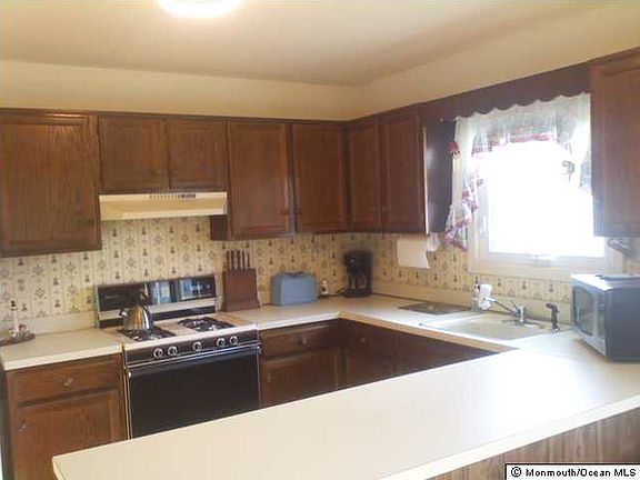 3rd image of 129 Troumaka St