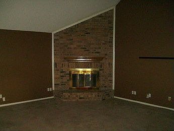 4th image of 1700 Dove Ln