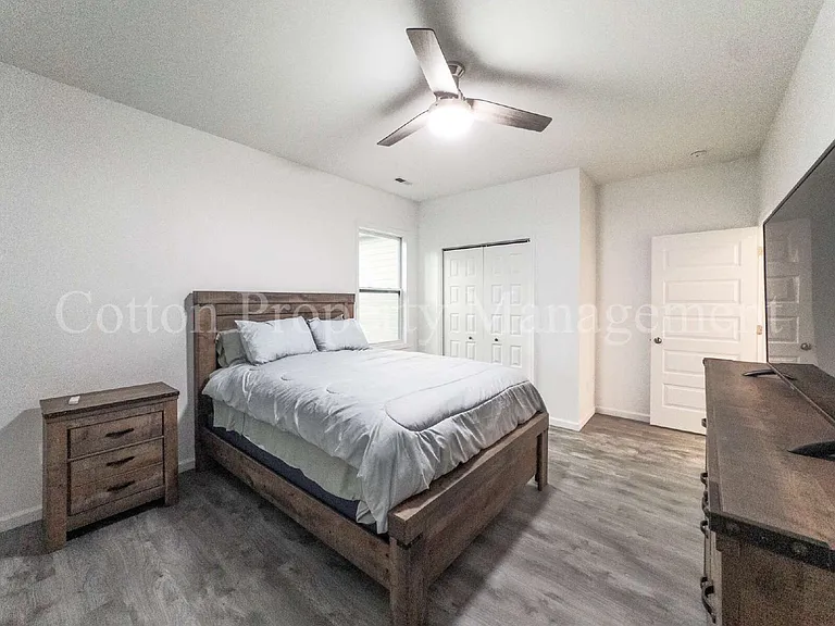 2709 Worth Dr — Photo 34
