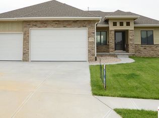 17701 Burdette St, Omaha, NE 68116