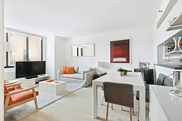 Rented by Level Group | media 3
