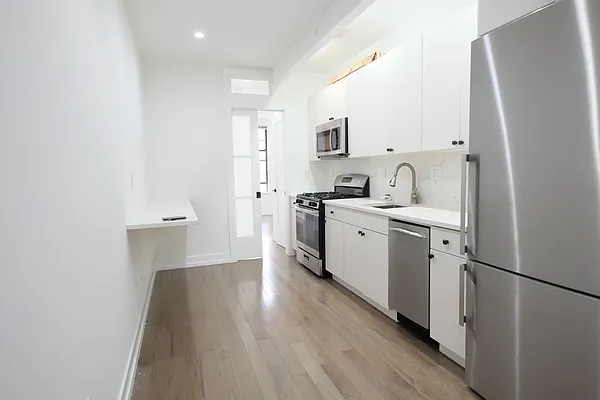 Rented by The Agency | media 12