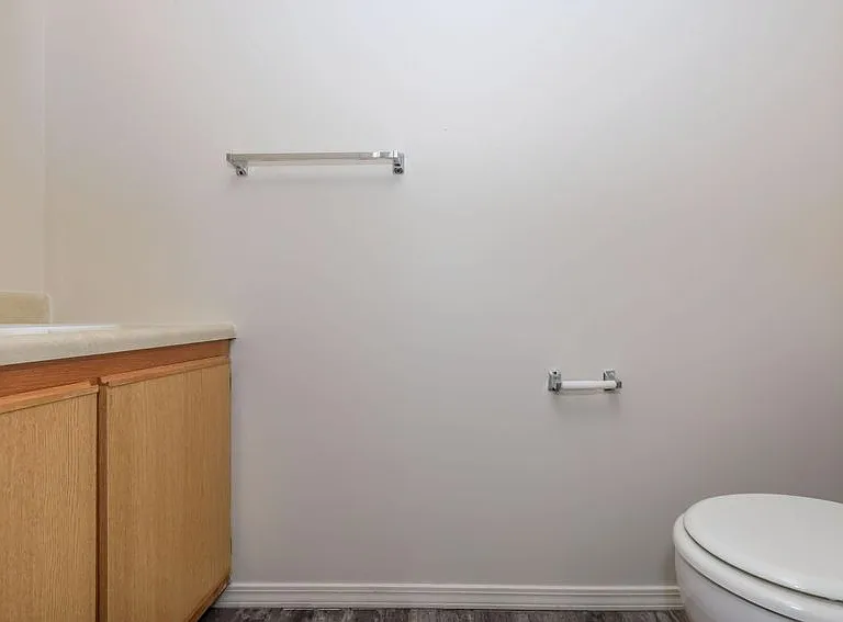 Regency Court Apartments — Photo 42