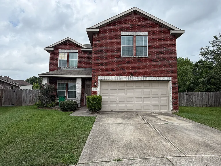 13802 Greyfield Ln — Photo 1