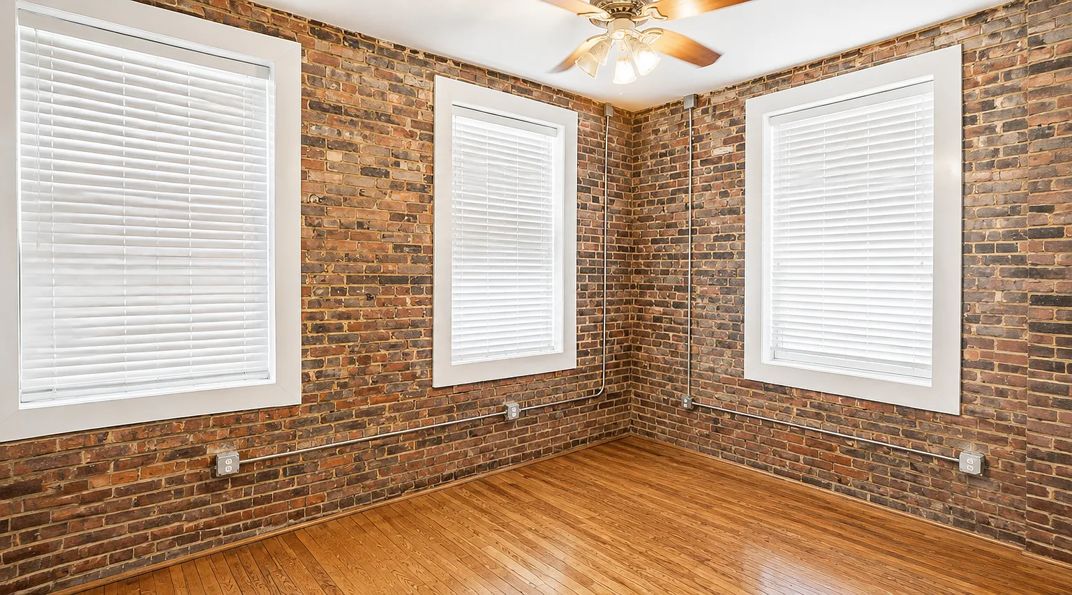 2 bed, 880 sqft, $1,550 — Photo 3