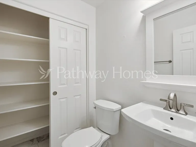 17762 W Watson Ln — Photo 7